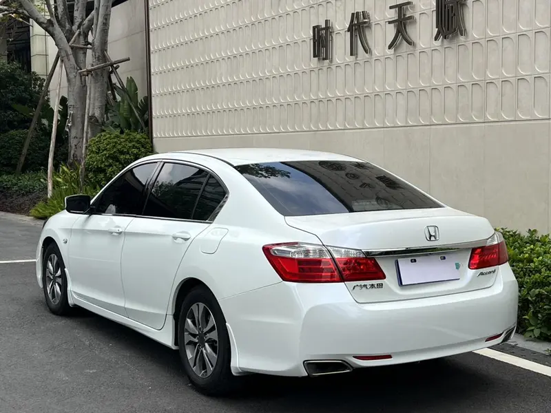 Honda Accord — фото 5