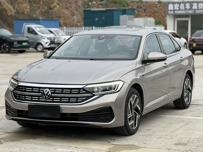 Volkswagen Sagitar 200 TSI DSG