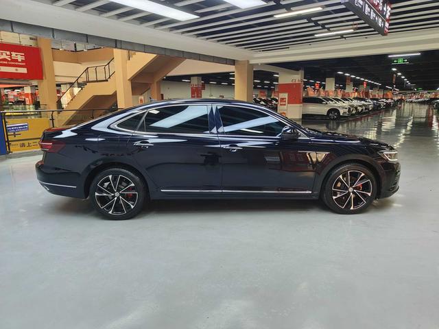 Volkswagen Passat id 4392348 из Китая 15
