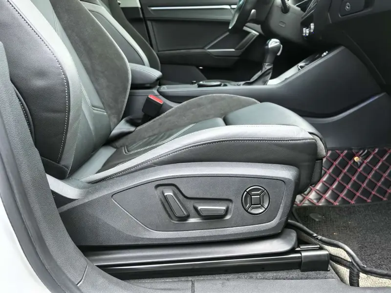 Audi Q3 Sportback — фото 15