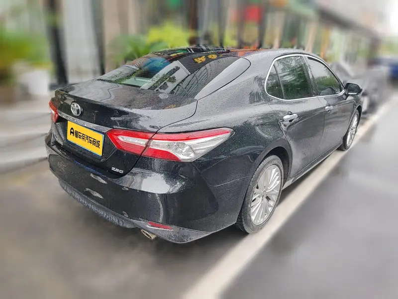 Toyota Camry — фото 4