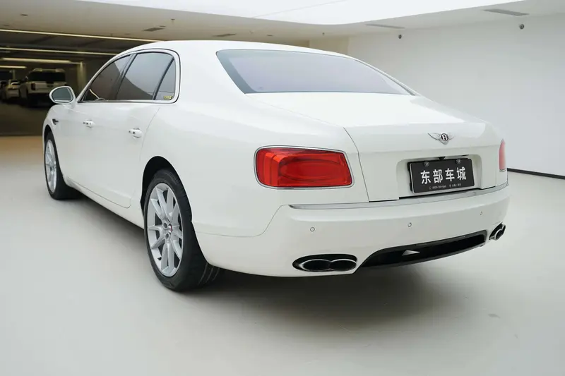 Bentley Flying Spur — фото 4