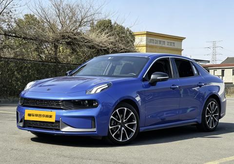 Lynk & Co 03