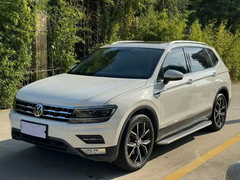 Volkswagen Tiguan L — фото 1