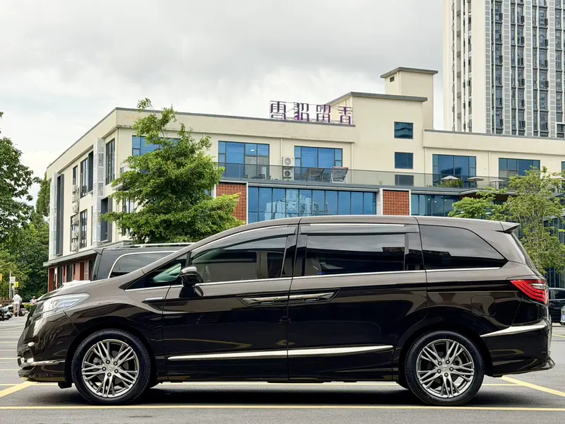 Honda Elysion 2.0L · люкс — фото 4