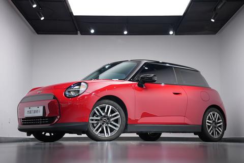 MINI Cooper Electric, 2024 год