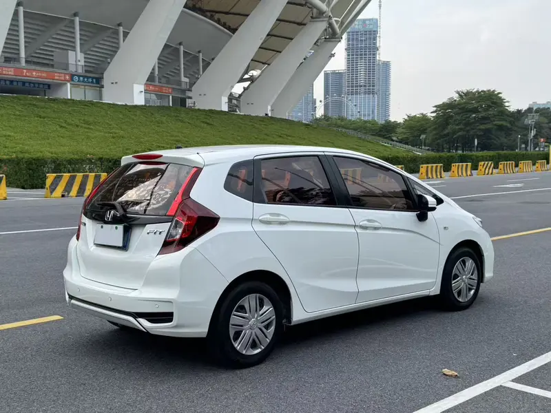 Honda Fit — фото 5