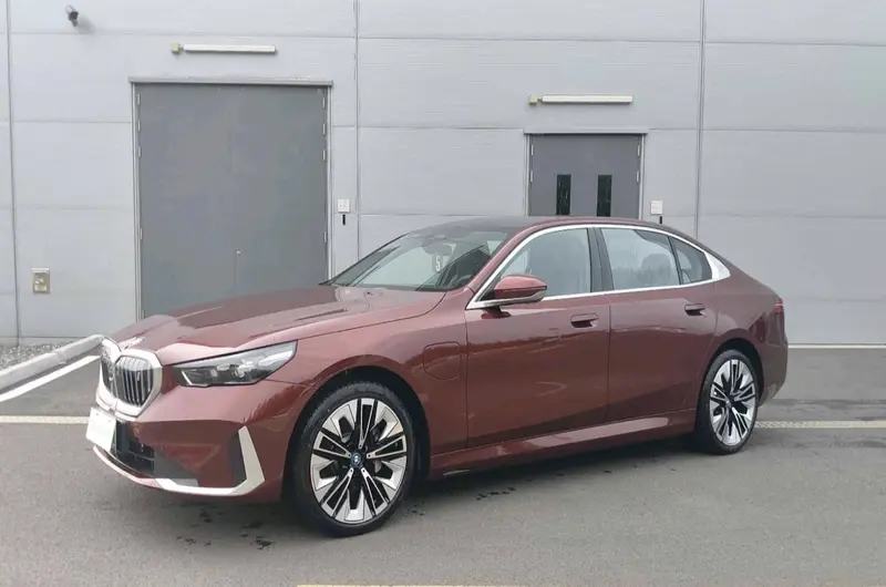 BMW i5 — фото 1