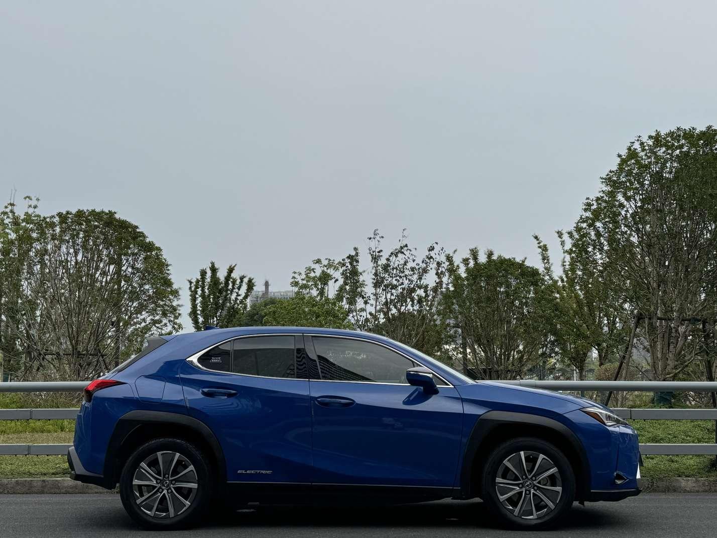 Lexus UX EV — фотографии объявления, Фото 10