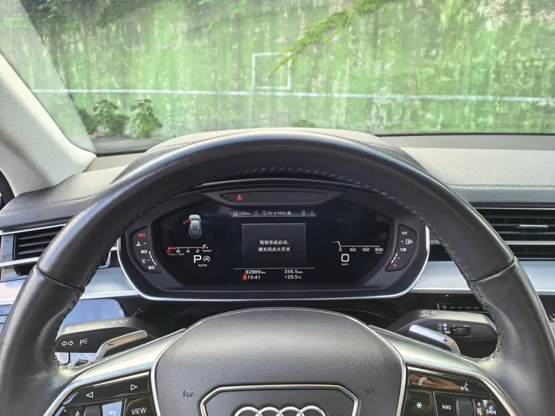 Audi A8 — фото 10