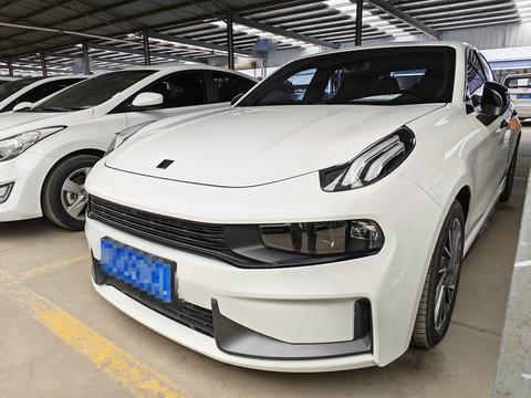 Lynk & Co 03