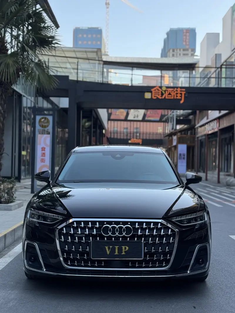 Audi A8 — фото 2