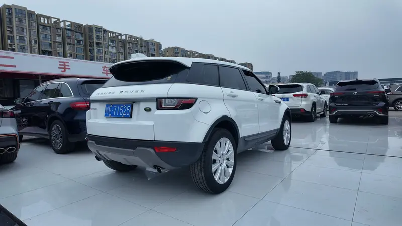 Land Rover Range Rover Evoque — фото 6