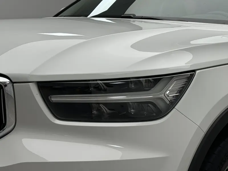 Volvo XC40 — фото 9