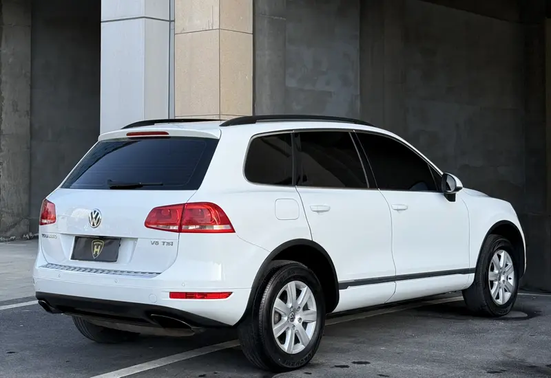 Volkswagen Touareg — фото 6