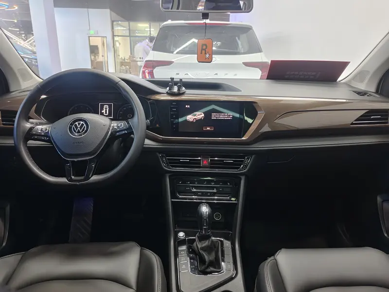 Volkswagen Tharu — фото 7