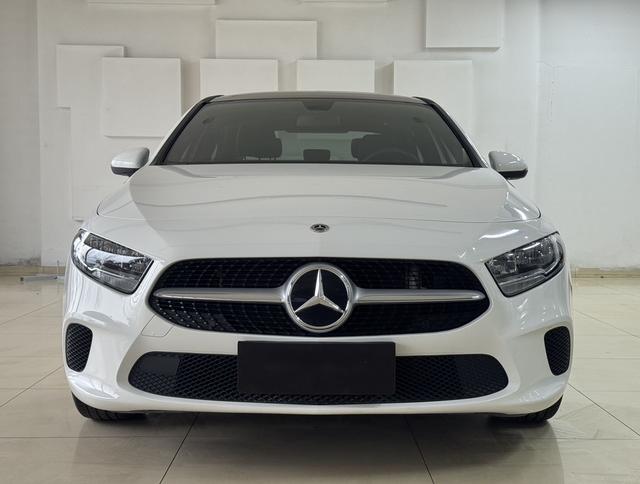 奔驰A级 2021款 改款 A 180 L 运动轿车 奔驰A级 2021款 改款 A 180 L 运动轿车