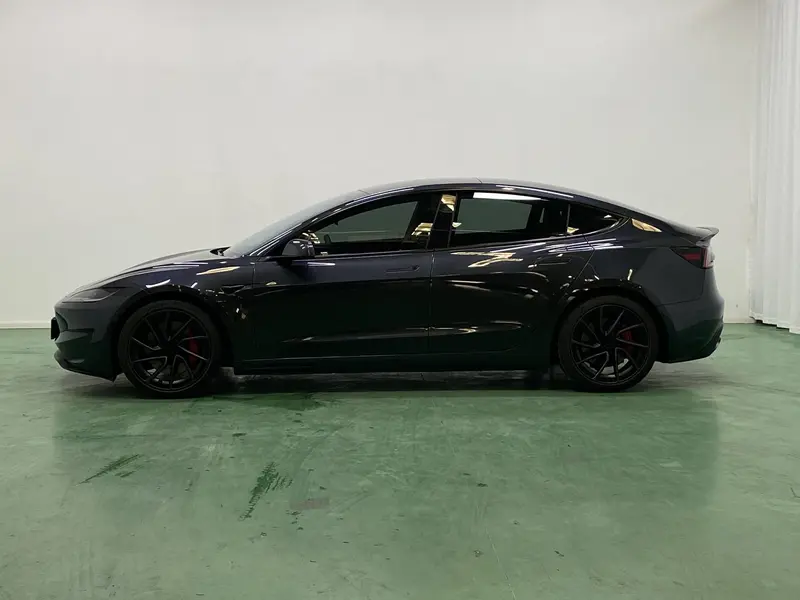 Tesla Model 3 — фото 4