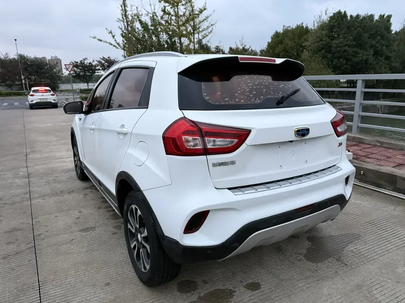 Geely Vision X3 — фото 4