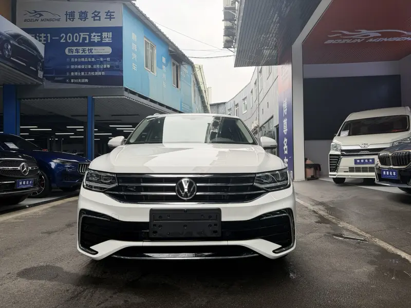 Volkswagen Tiguan L — фото 2