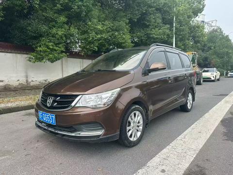 Baojun 730 2016 1.5L MT 7 мест