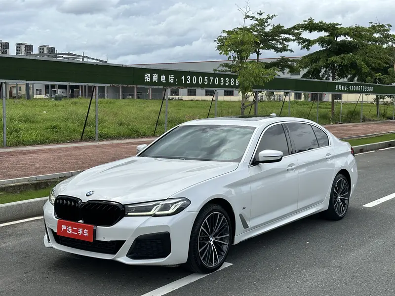 BMW 5 Series — фото 1