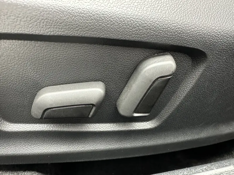 Hyundai Elantra — фото 12