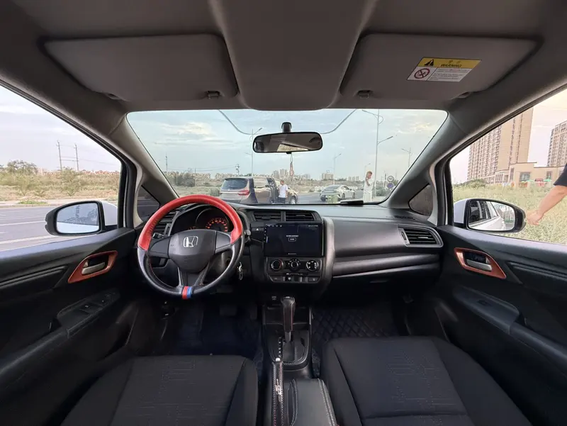 Honda Fit — фото 7