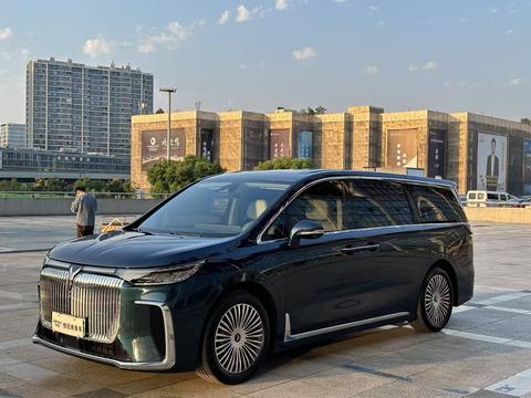VOYAH Dreamer PHEV