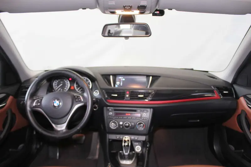 BMW X1 sDrive18i — фото 7