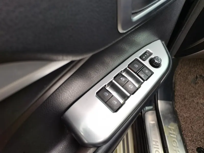 Toyota Highlander — фото 15