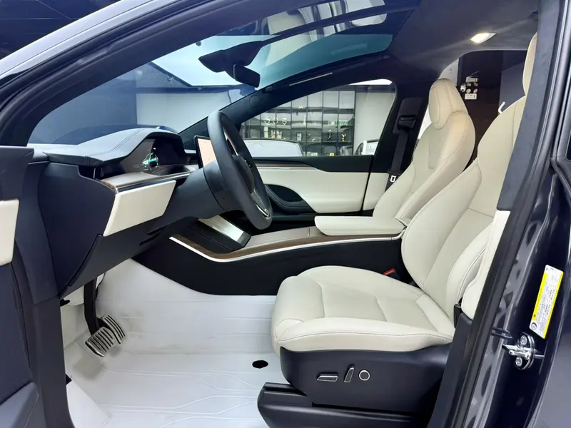 Tesla Model X — фото 9