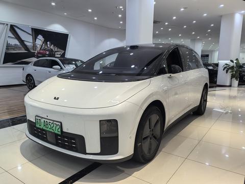 Li Auto i8