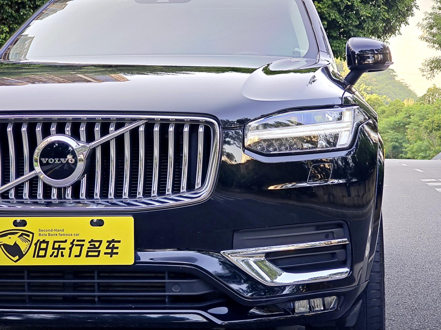 Volvo XC90: фотография 3 из 36