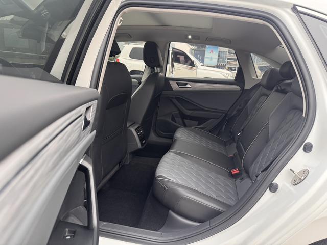 Volkswagen Sagitar id 4392159 из Китая 8