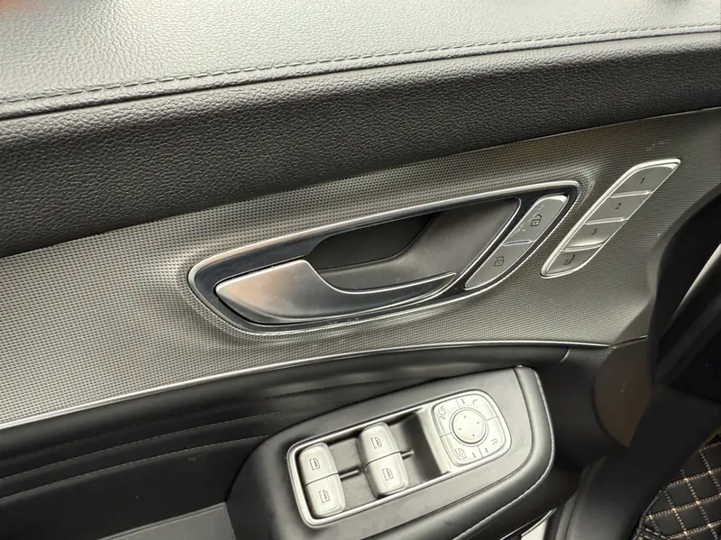 Roewe RX5 MAX — фото 11