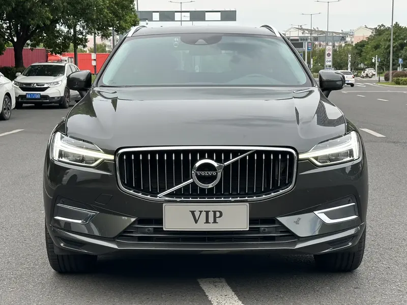 Volvo XC60 T5 полный привод люкс — фото 2