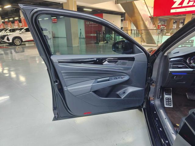 Volkswagen Passat id 4392348 из Китая 18