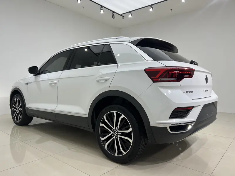 Volkswagen T-Roc — фото 4
