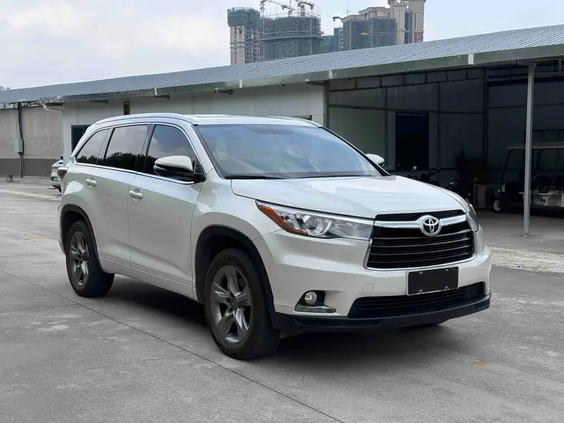 Toyota Highlander — фото 3