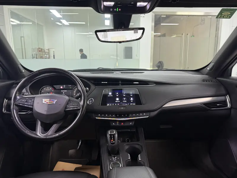 Cadillac XT4 — фото 6