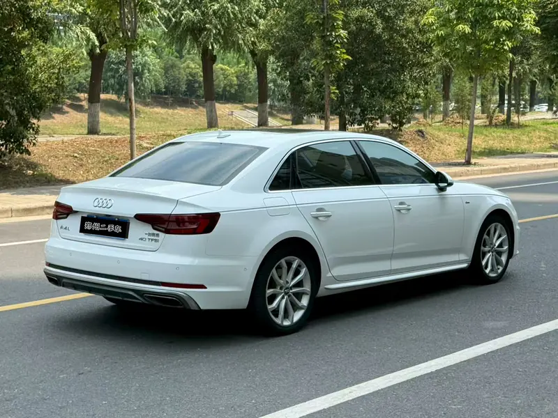 Audi A4L — фото 6