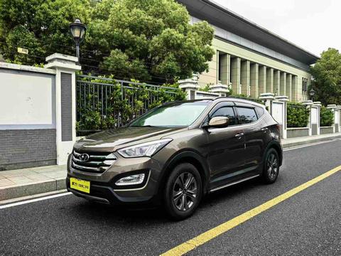 Hyundai Santa Fe 2013 2.4L AT
