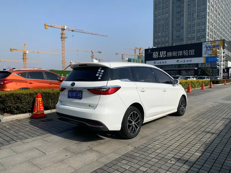 BYD Song Max — фото 6
