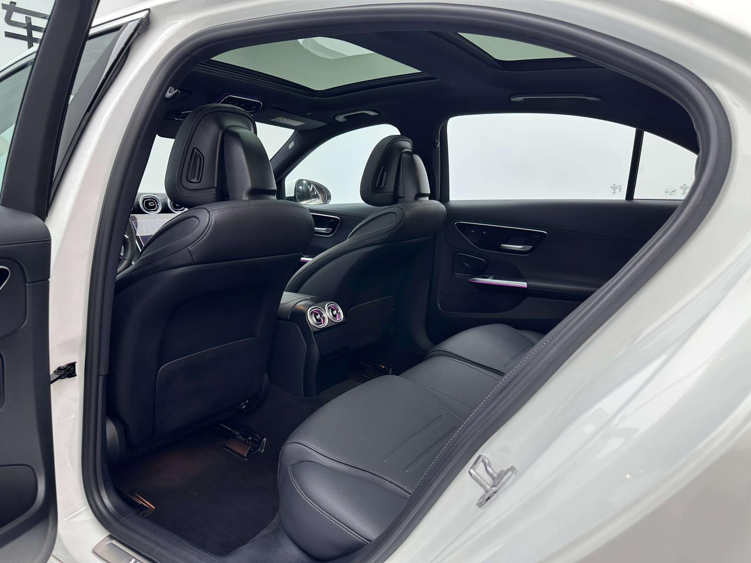Mercedes-Benz C-Class: фотография 20 из 30