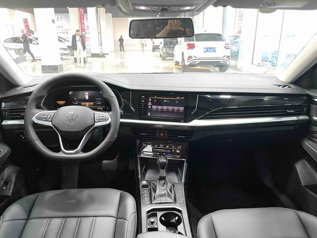 Volkswagen Passat id 4392288 из Китая 7