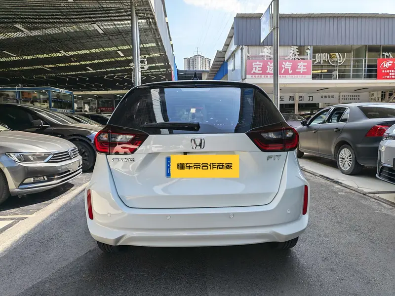 Honda Fit — фото 5