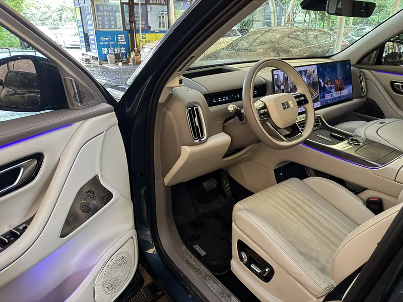 Geely Galaxy M9 — фото 9