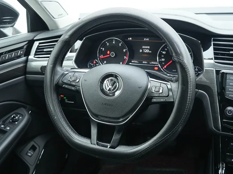 Volkswagen Phideon — фото 16