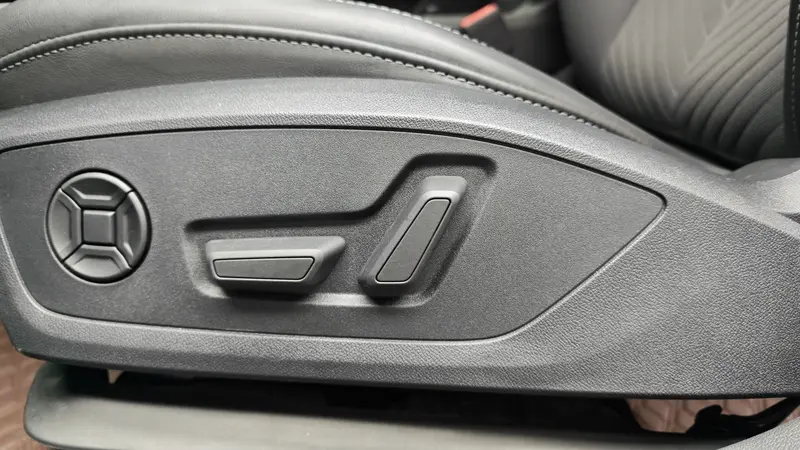 Audi A 3 A 3 L Limousine 35 TFSI — фото 11